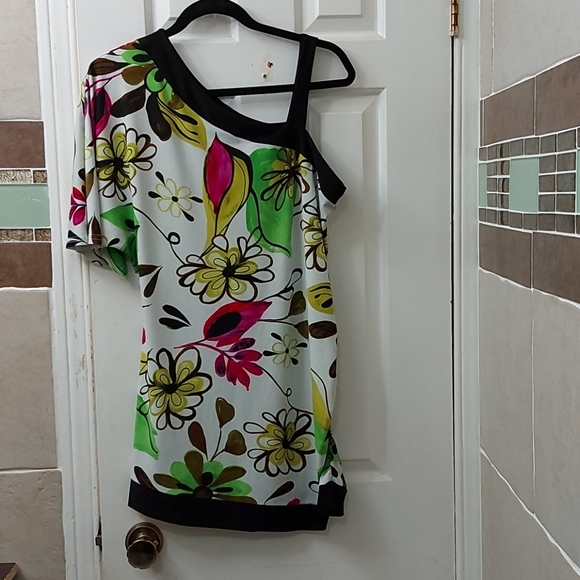 Marallis collection top size large - Picture 2 of 7